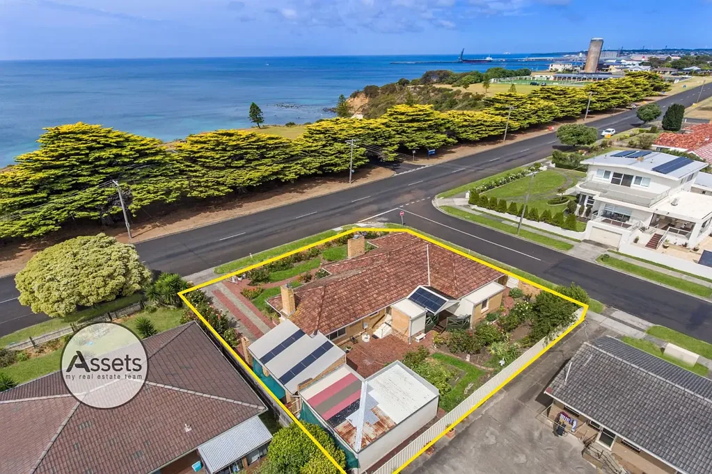 Portland 3 Bedroom Cliff Top Abode