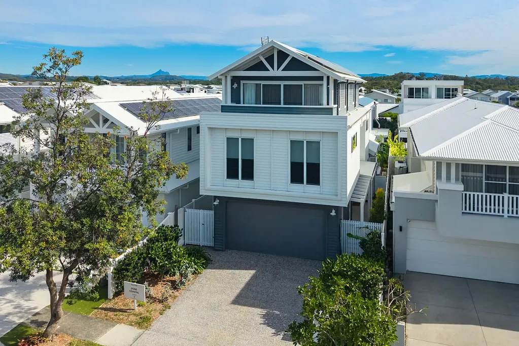 Kingscliff 6બેડરૂમ Gone Coastal - The Ultimate Kingscliff Beachfront Lifestyle Awaits