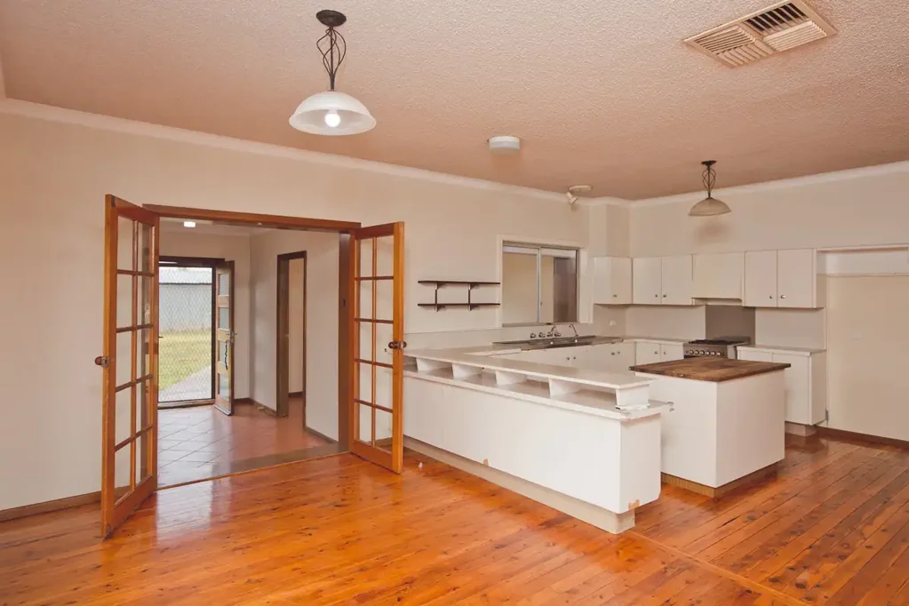 The Quiet Lifestyle of 82 McCarthy Road!