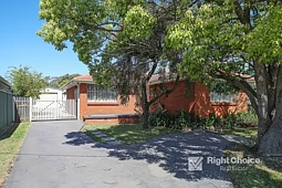 77 Parkes Street, Oak Flats