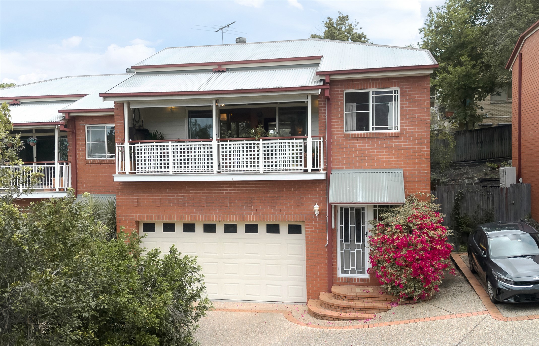 LOW-MEDIUM DENSITY RESIDENTIAL (2 OR 3 STOREY MIX)