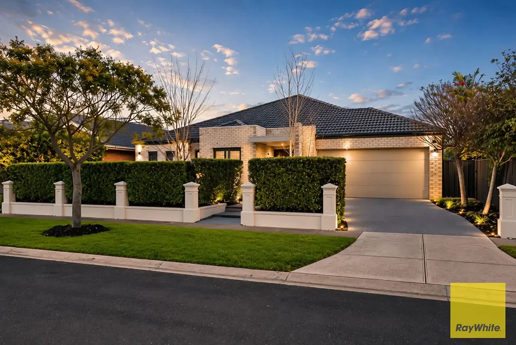 Point Cook 4બેડરૂમ The Luxury Statement Home of Innisfail - A Masterpiece of Style, Space & Smart Living