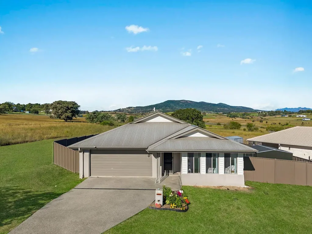 Kalbar 4침실 Elevated Position, Modern Living & Mountain Views