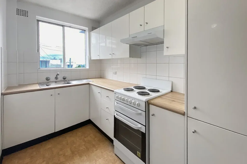 Tidy 2 Bedroom Apartment with District Views!