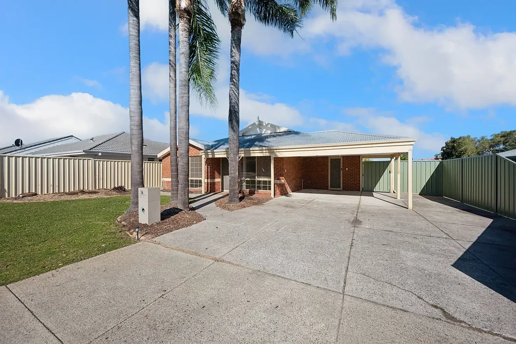 Spacious Family Living in a Prime Beechboro Location at 16 Sandalwood Close