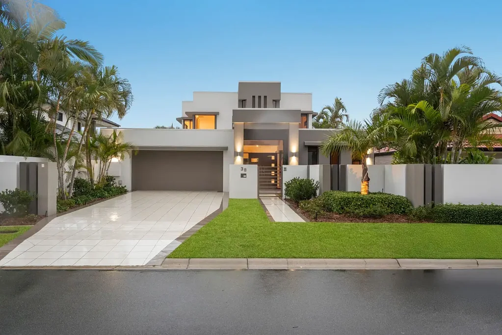 38 Ferrymans Court, Helensvale, QLD 4212