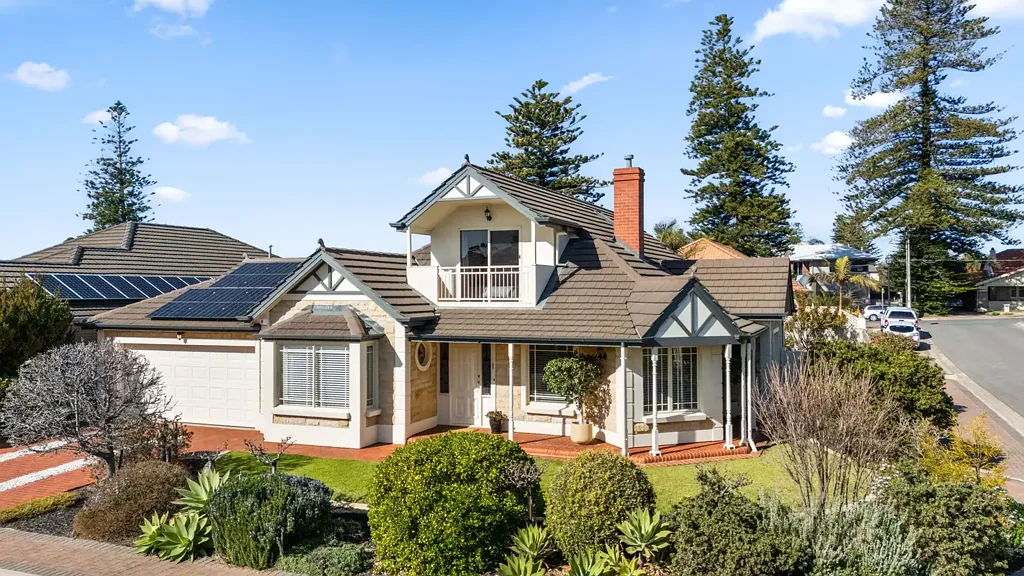 Somerton Park 4ਬੈੱਡਰੂਮ Coastal Privacy Meets Poolside Living.