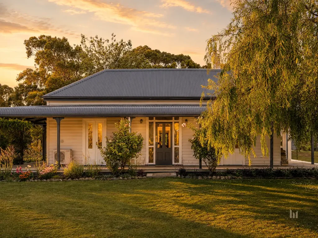 Gordon 3房  Renovated Waterfront Estate with Approved Future Vision