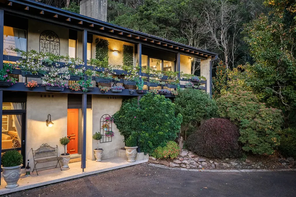 Bowral 5Moenga Elevated Living with Sweeping Bowral Views and a Private Reserve Backdrop