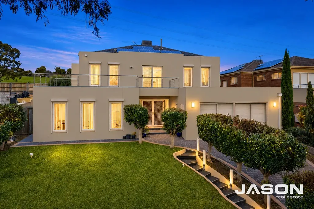 Greenvale 6બેડરૂમ Impressive Family Home on a Huge Land.