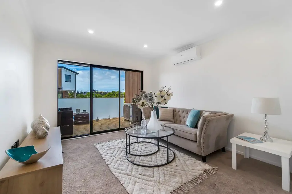 Mount Roskill 3房  Stunning Modern Townhouse in Prime Location!