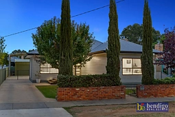 4 Poplar Street, Golden Square