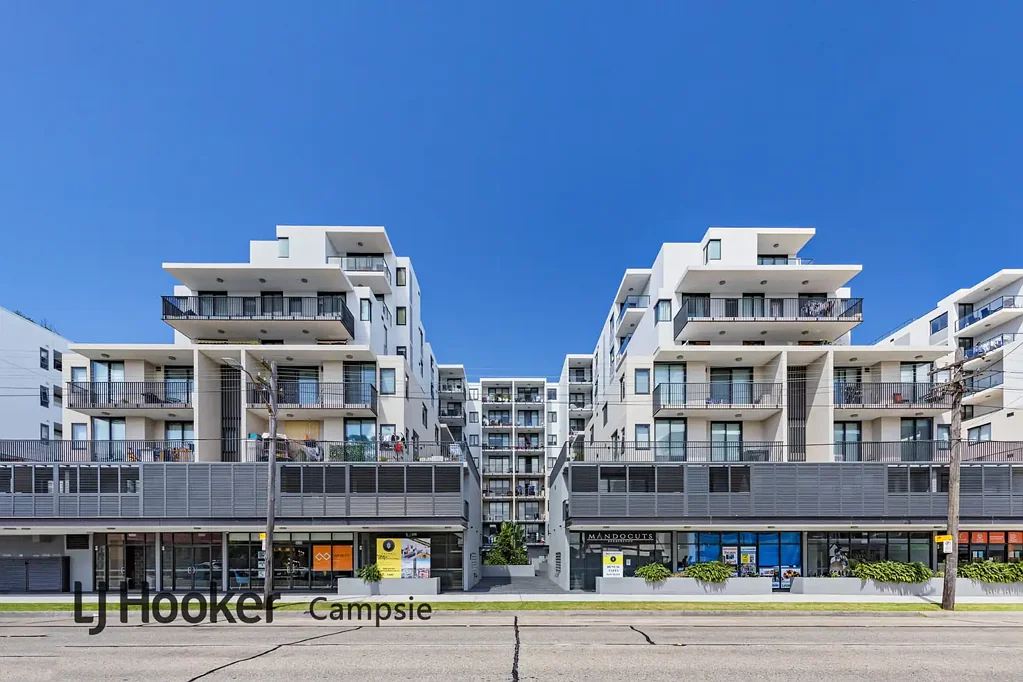 Campsie 1 Slaapkamer Huge Modern 1-bedroom Apartment, Ultra Convenient, Big Balcony with a Great Views!