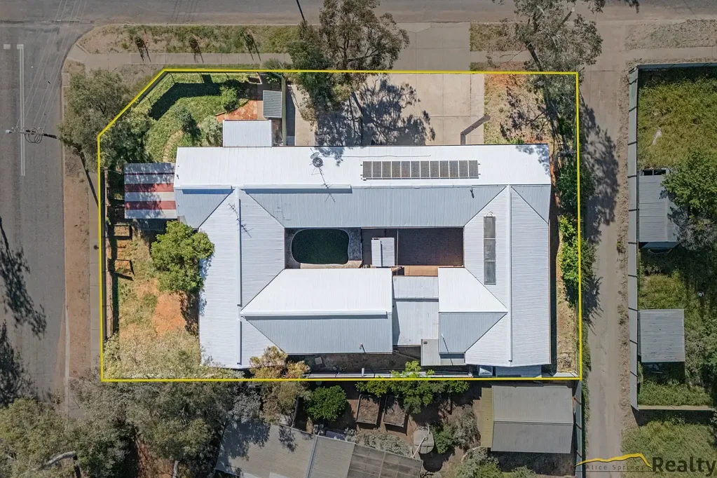 East Side 11房  Rare Old East Side Opportunity!