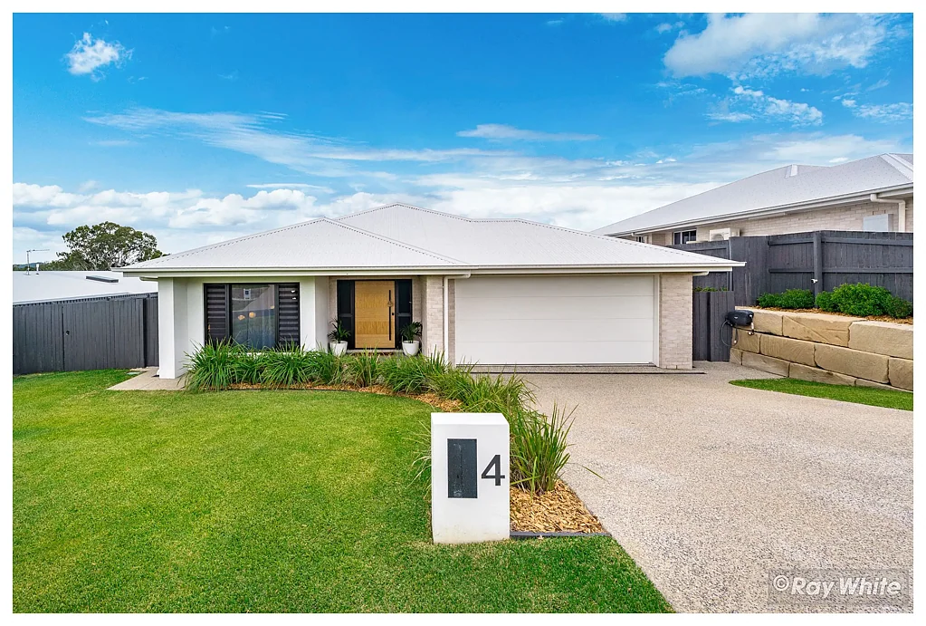 Parkhurst 4 Bedroom HIGH-END IN THE HEART OF EDENBROOK ESTATE