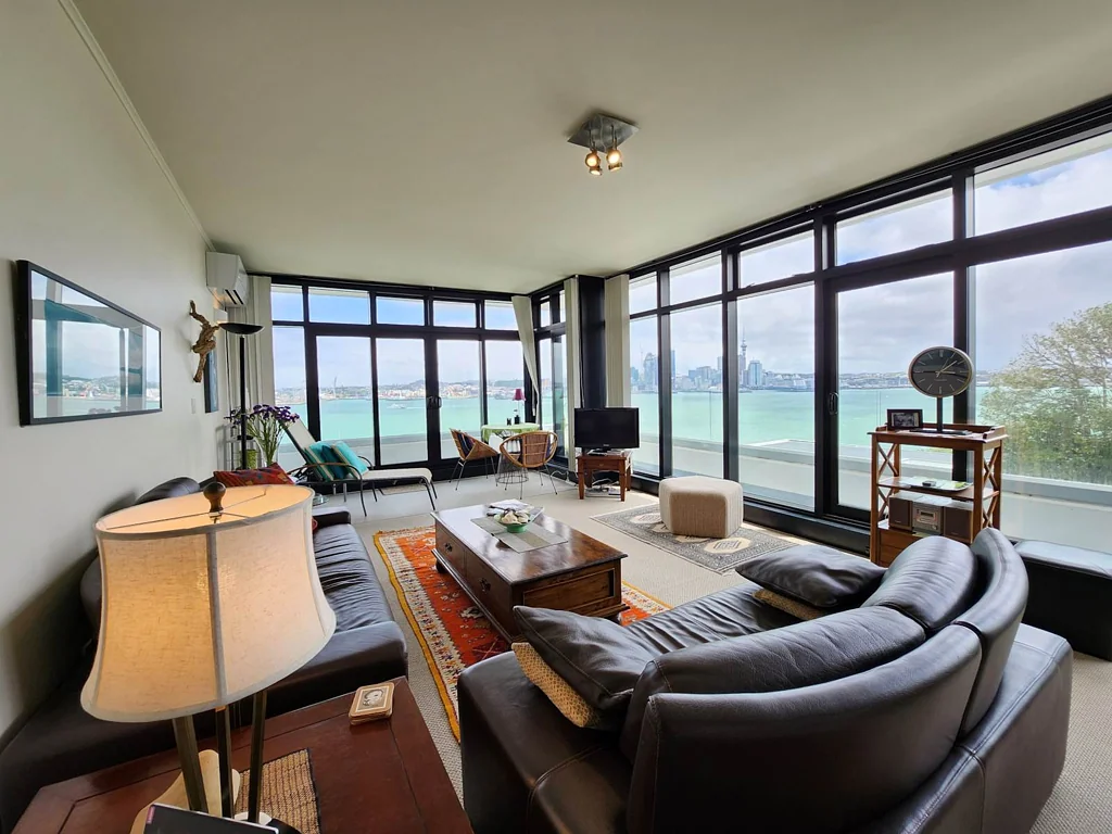 Stunning Views! Fully Furnished Apartment