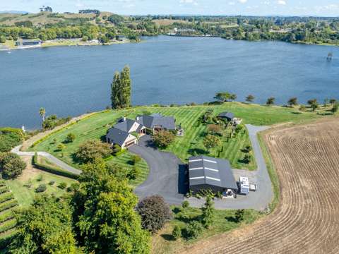 Karapiro  An Exceptional Lakeside Sanctuary
