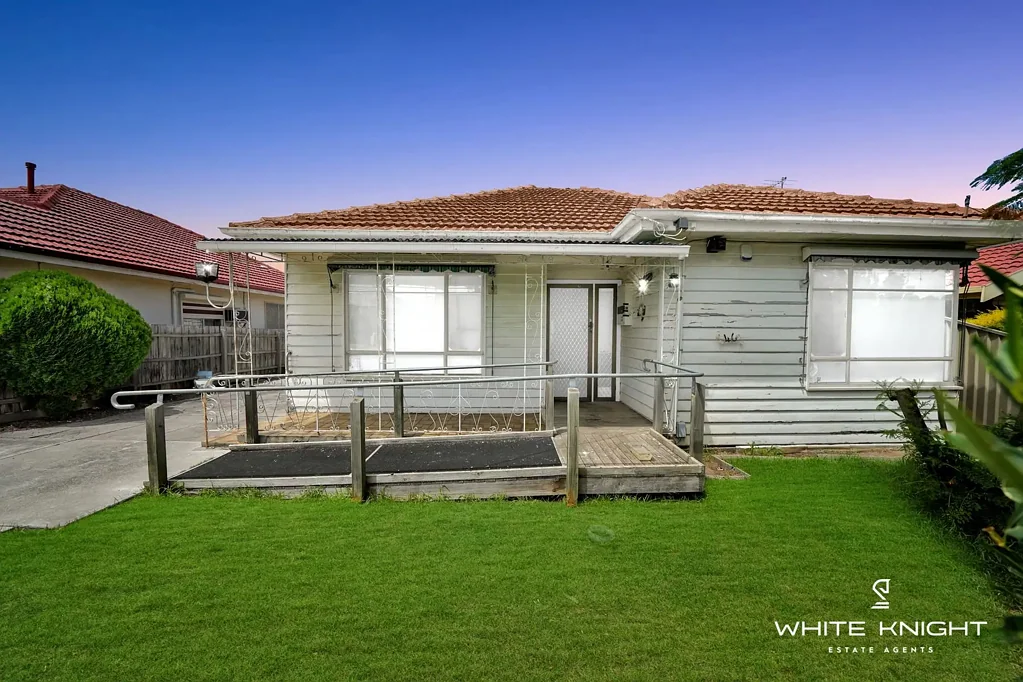 St Albans 4Kwarto Large Block, Endless Possibilities – Prime St Albans Opportunity