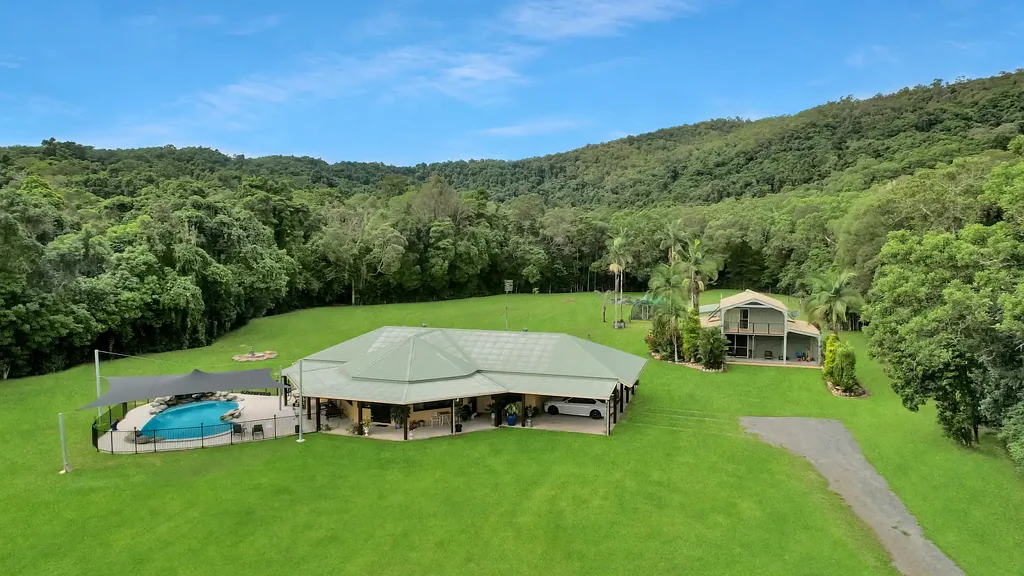 Port Douglas 5房  DESPERATE SELLER NEEDS DEAL