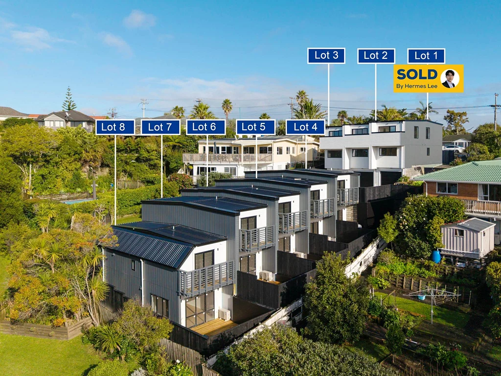 Browns Bay 2 Bedroom Brand New Home with Stunning Sea & Rangitoto Views