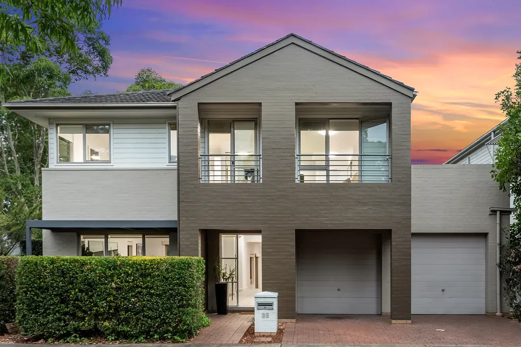 Newington 4Kwarto Corner-Positioned Home within a Desirable Parkside Pocket