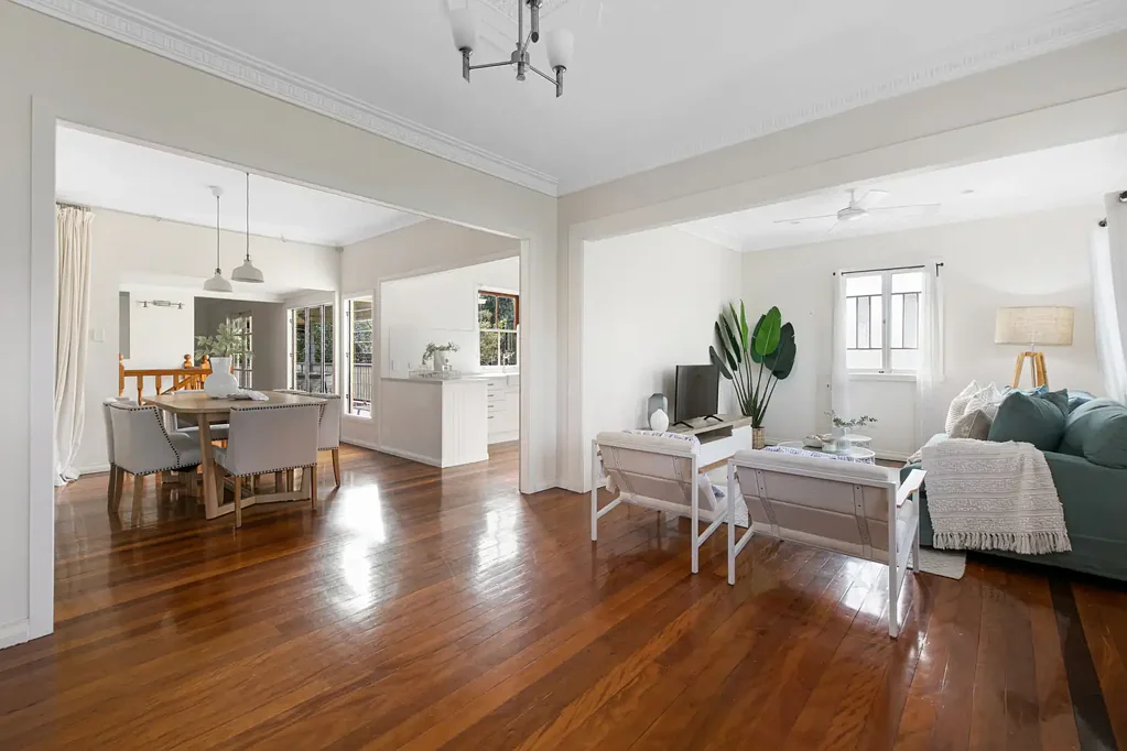Moorooka 4chambre Elevated Family Living with Space, Style & Endless Potential