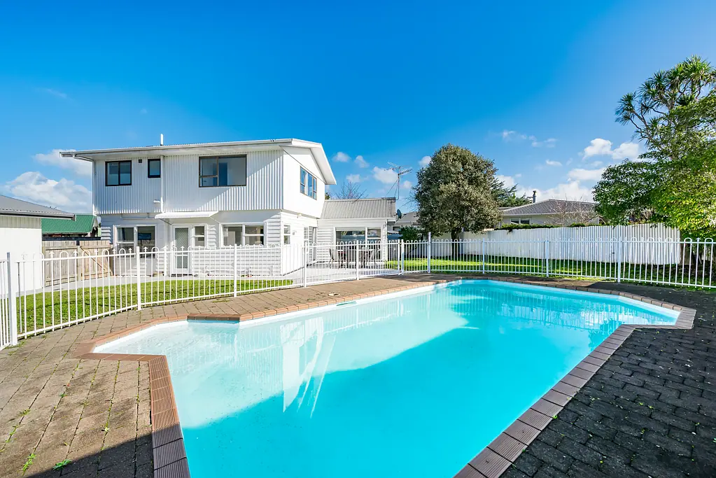 3 Dennis Grove, Paraparaumu Beach, Kapiti Coast, Wellington