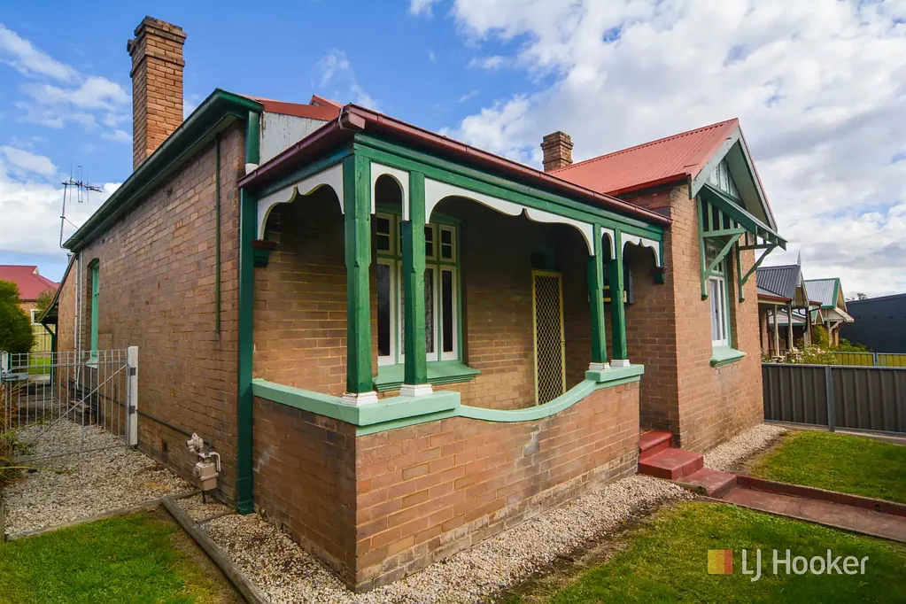Lithgow 3ਬੈੱਡਰੂਮ Solid Victorian Double Brick- Central Location