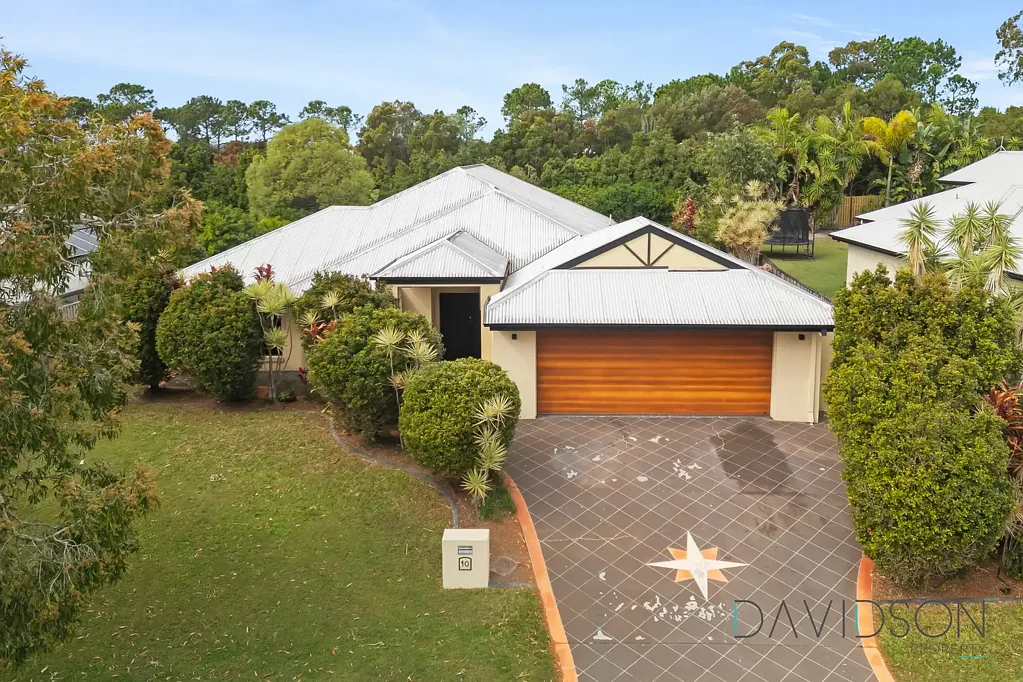 Extra-Large Family Residence with Multiple Living Areas, Pool & Tennis Court Access | Coomera Waters