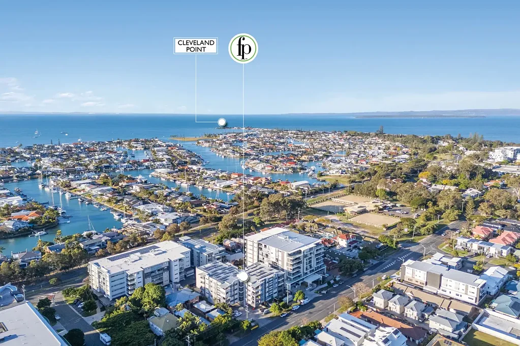 Cleveland 3 Bedroom Bayside Living with Pool, 2 x Store & Parking Spaces