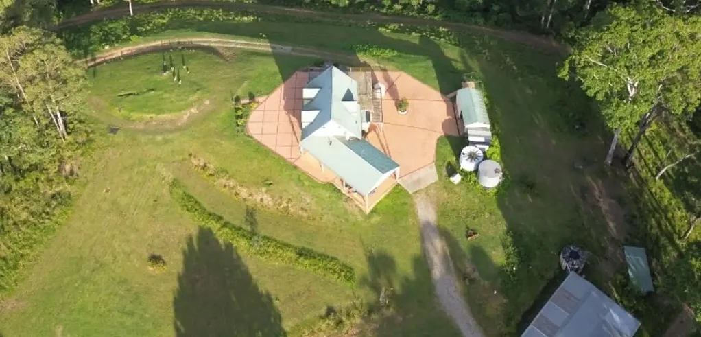 Brooman  Idyllic Retreat with Modern Amenities for Easy Living