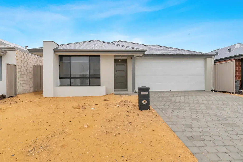 Welcome to 31 Sunglow Street, Karnup - a stunning 5-bedroom, 2-bathroom.