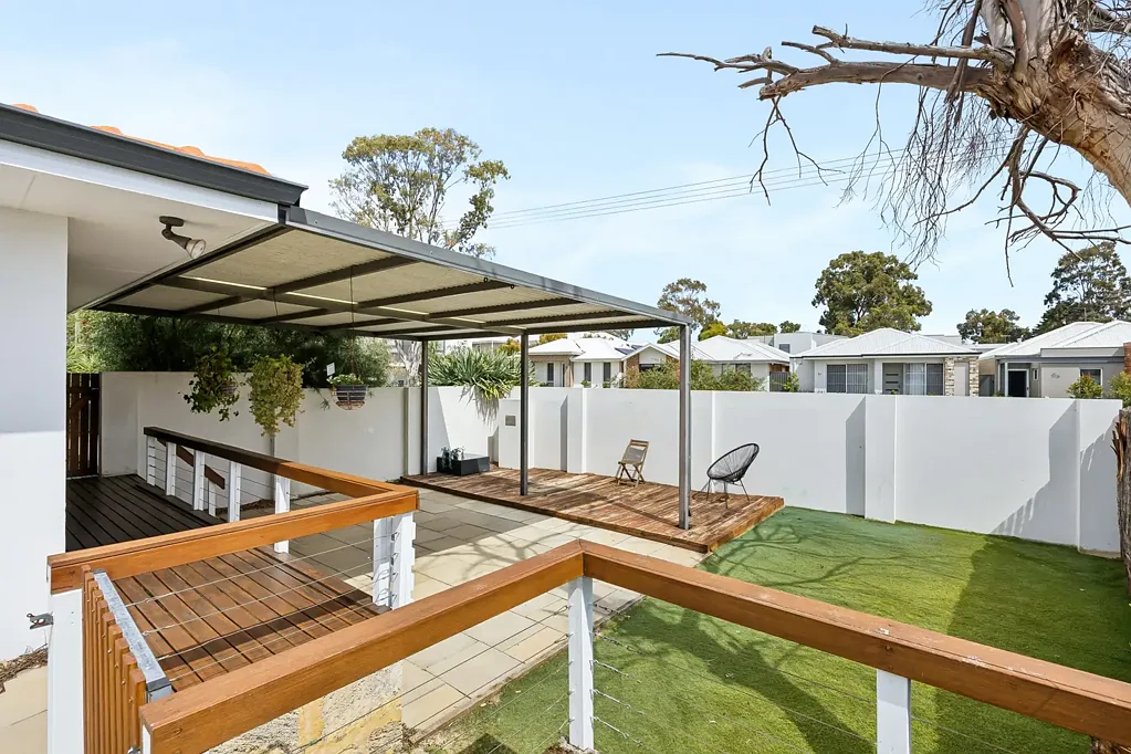 Greenwood 3બેડરૂમ PERFECTLY POSITIONED THREE-BEDDER WITH EXPANSIVE OUTDOOR LIVING