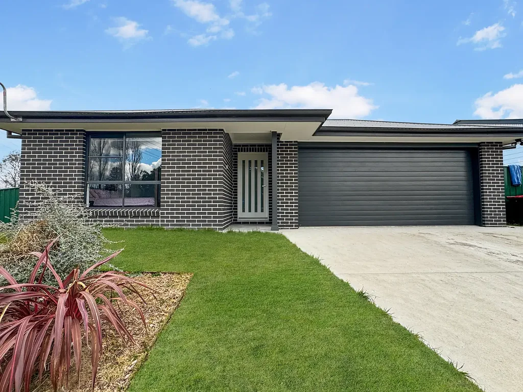 2A Rowan Avenue, Uralla, NSW 2358