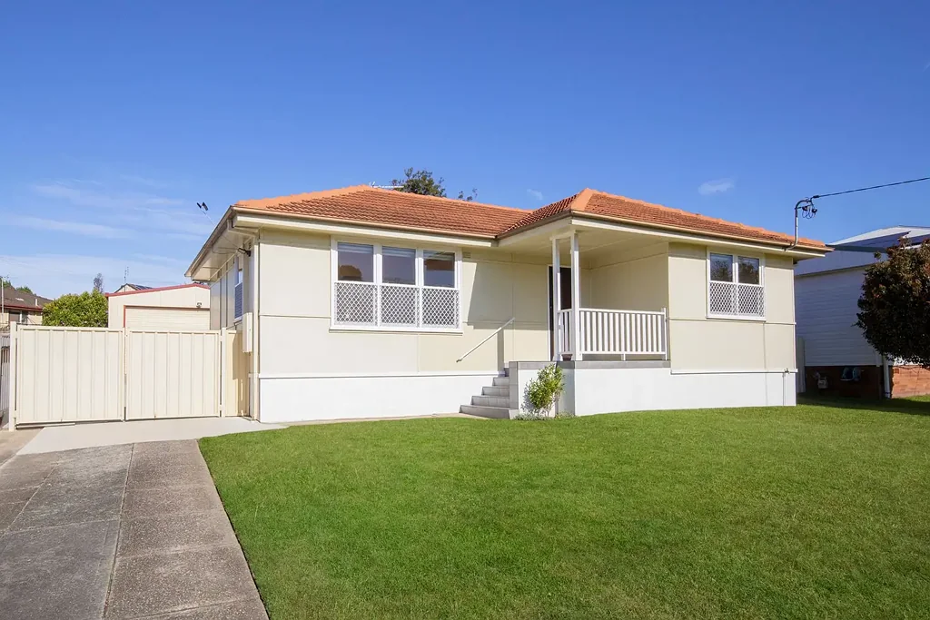 6 Teak Street, Gateshead, NSW 2290