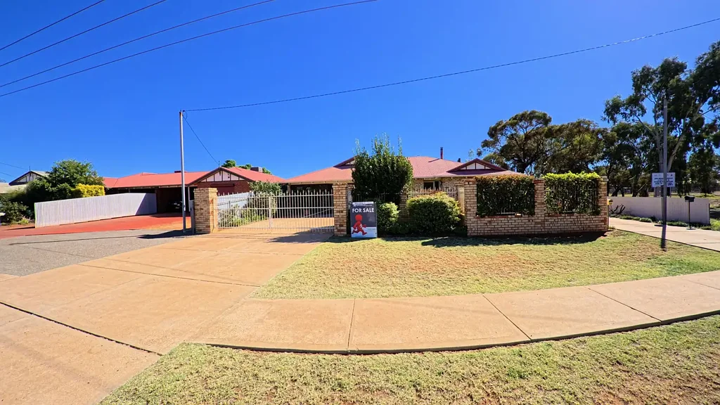 30A Premier Street, Hannans, WA 6430