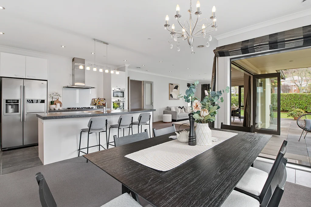 Westbrook 4 Slaapkamer 444sqm – garaging galore - ultimate family home
