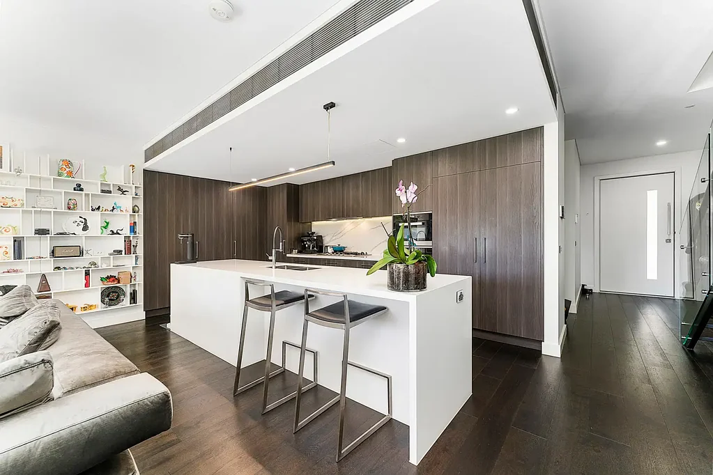 Elegant 3-Bedroom Residence on Premier Golf Course