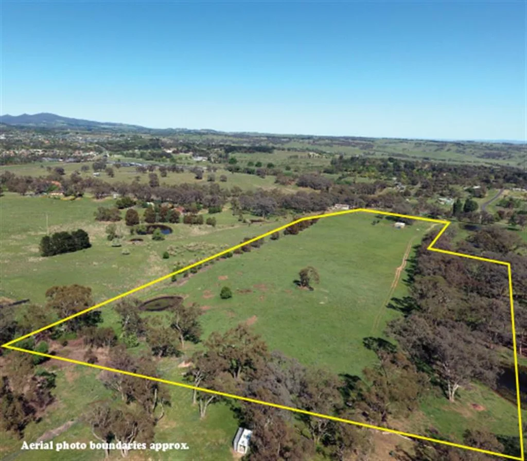 Orange A STUNNING 24 ACRE (9.8 Ha) BLOCK ON THE EDGE OF ORANGE