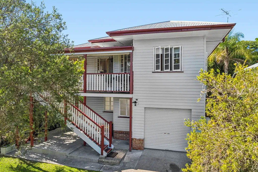 Fairfield 4Zimmer Charming Queenslander in Unbeatable Inner-City Location