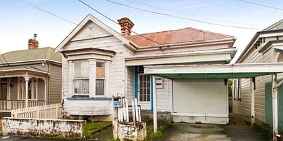 “百万非豪宅”  120万地板还有洞