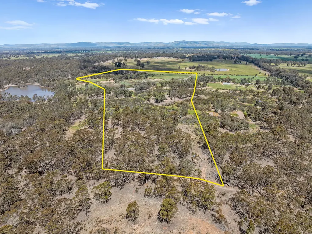 Earlston  Diverse landscape - Private 59.9Acres -  Water -  Bushlands - Grazing - Wetlands - Powerline Running Across Land
