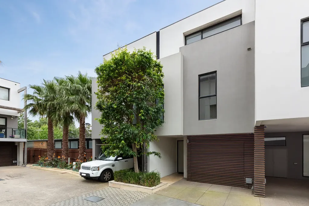 3 Bedroom Modern Townhouse in Brighton