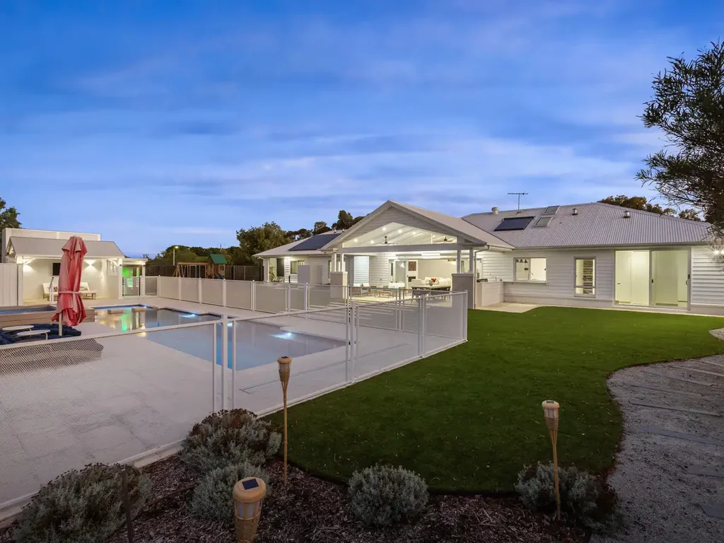 1 Kay Close, Torquay, VIC 3228