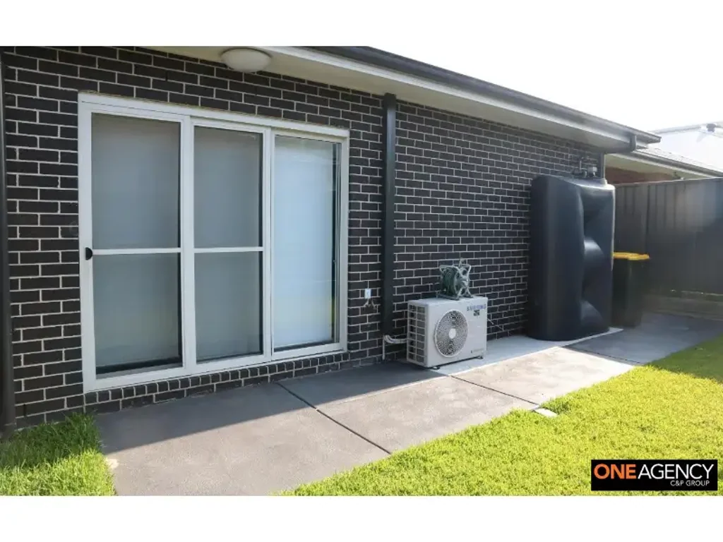 MODERN GRANNY FLAT - LAWN MAINTENANCE INCLUDED IN RENT