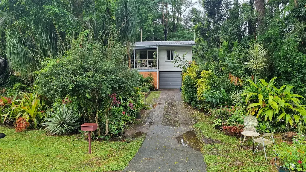 Chapel Hill 3 Bedroom Prime Investment Opportunity Opposite Parkland in High-Demand Suburb