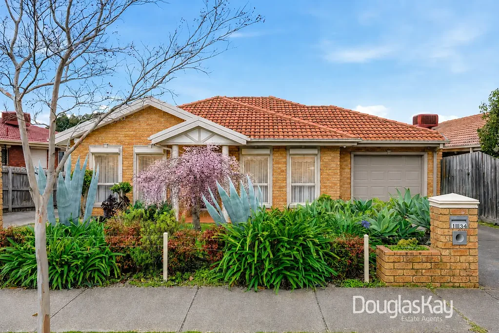 St Albans 2房 拎包入住，精美呈现，无物业管理费 Move-In Ready, Beautifully Presented & No Body Corporate
