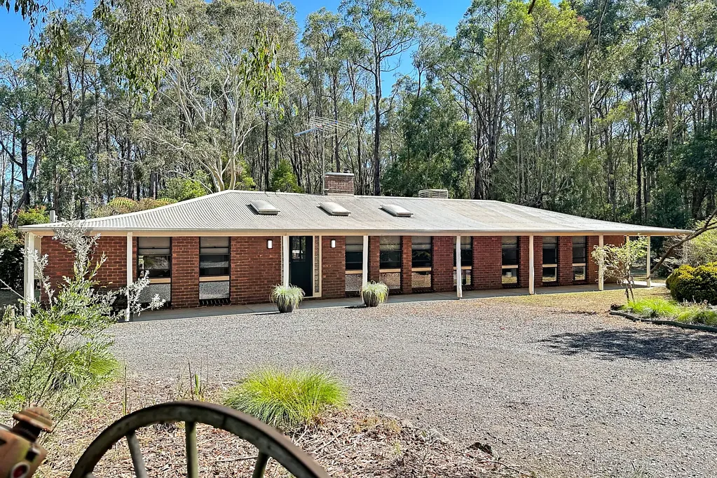 Darnum Idyllic 18 Acre Bush Escape