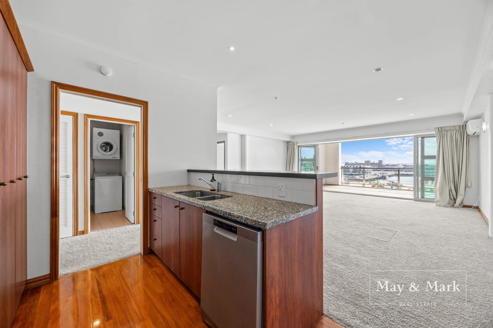 Auckland Central 2Kwarto Asking price $59,000 Only !!