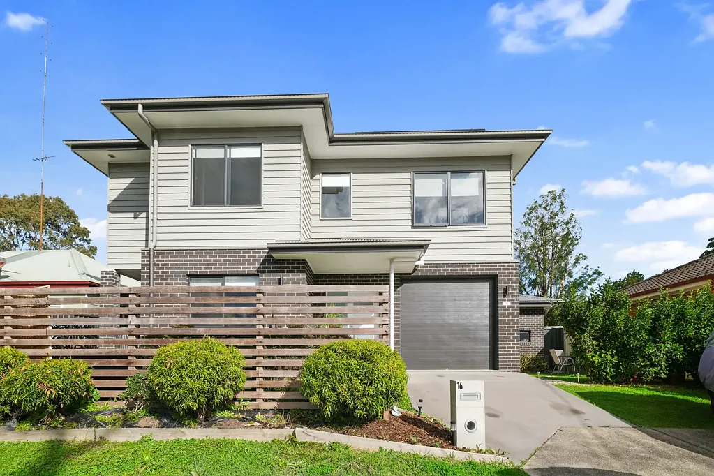 Cardiff South 6房  Two Homes, One Title — Dual Income or Multigenerational Living in the Heart of Cardiff